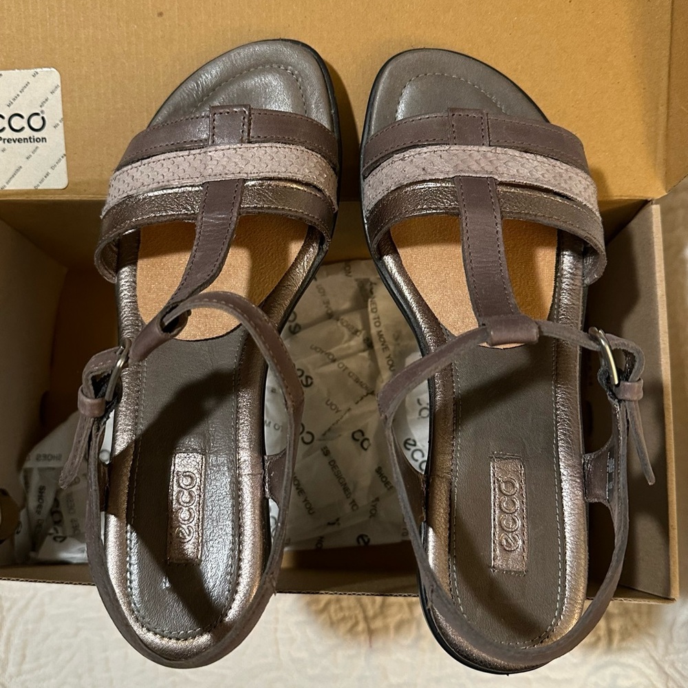 Ecco Sensata Sandal Dark Claymoon/Warm Grey Sandals. NIB